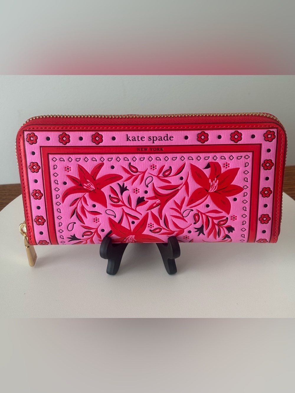 KATE SPADE BOUTIQUE BANDANA EMBOSSED FLORAL PINK MORGAN ZIP WALLET (NWT)